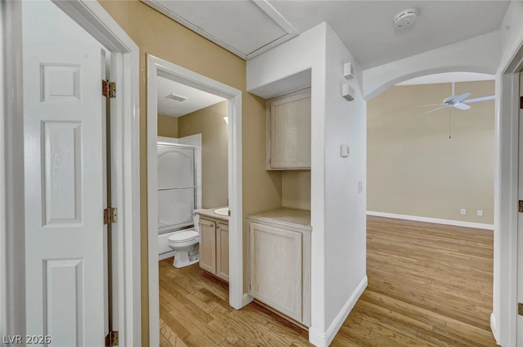 7913 Pottery Creek, Las Vegas, NV 89128