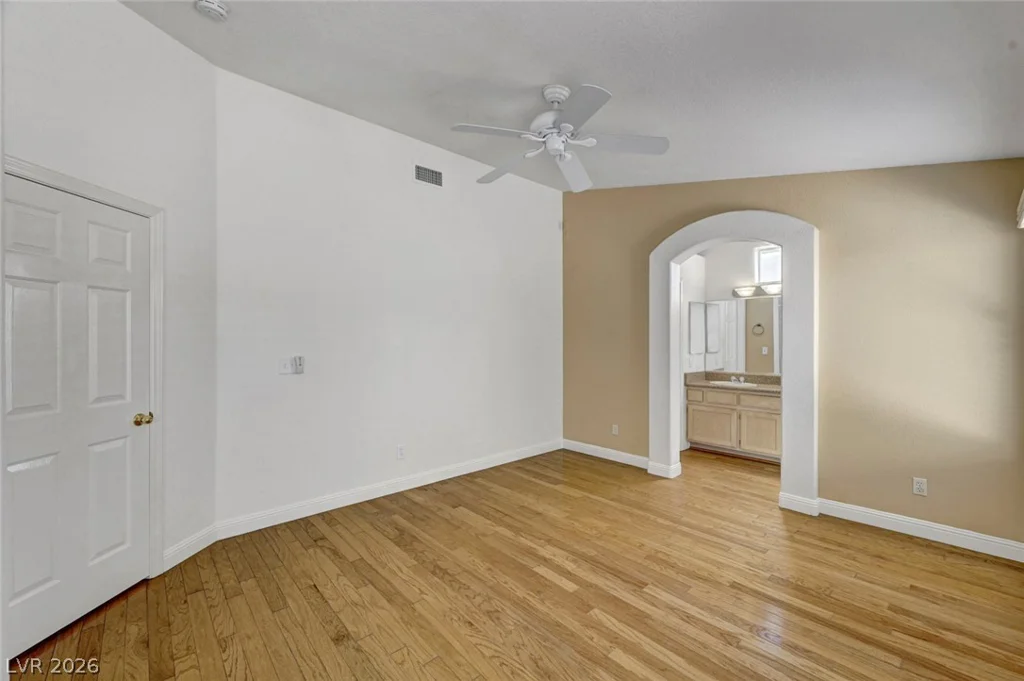 7913 Pottery Creek, Las Vegas, NV 89128