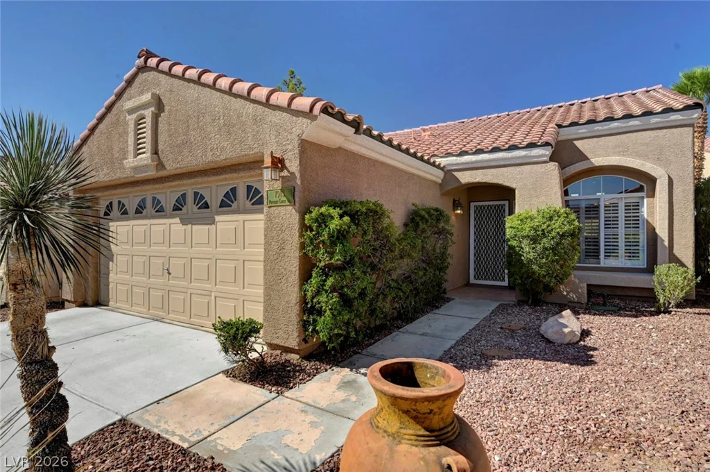 7913 Pottery Creek, Las Vegas, NV 89128