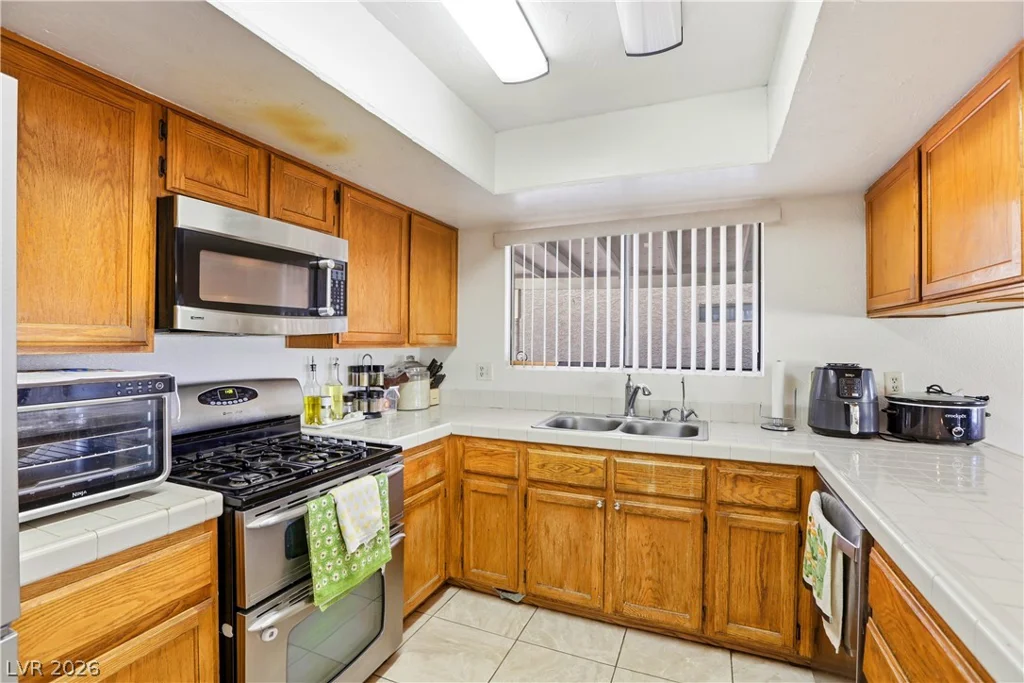 6549 Pepperidge, Las Vegas, NV 89108