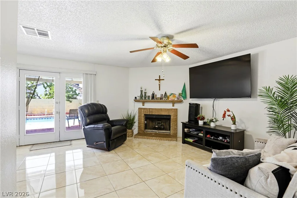 6549 Pepperidge, Las Vegas, NV 89108