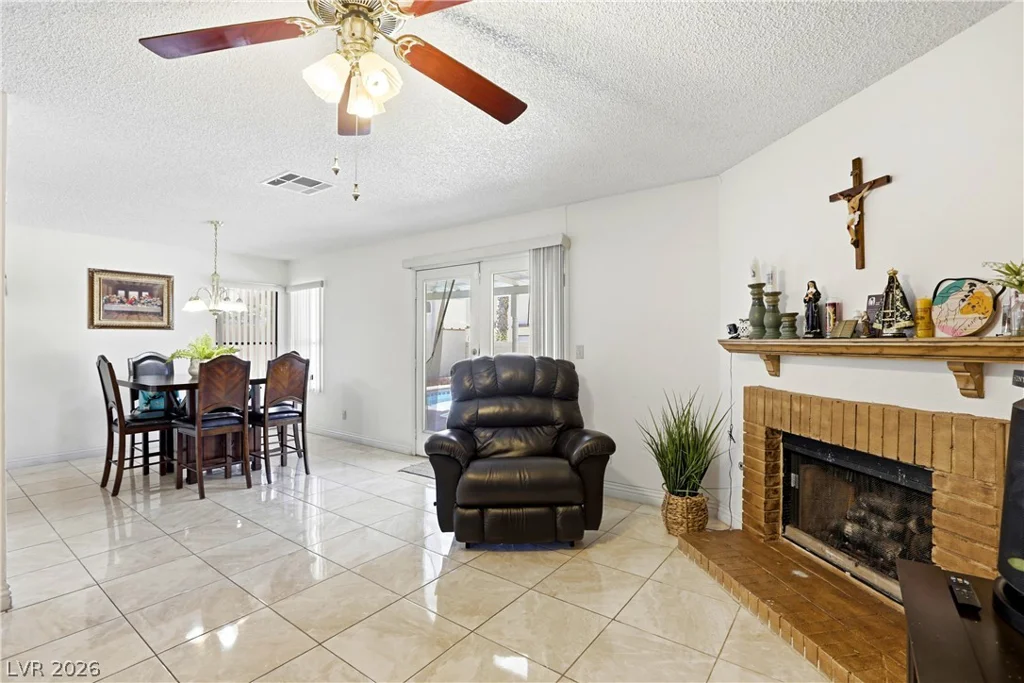 6549 Pepperidge, Las Vegas, NV 89108