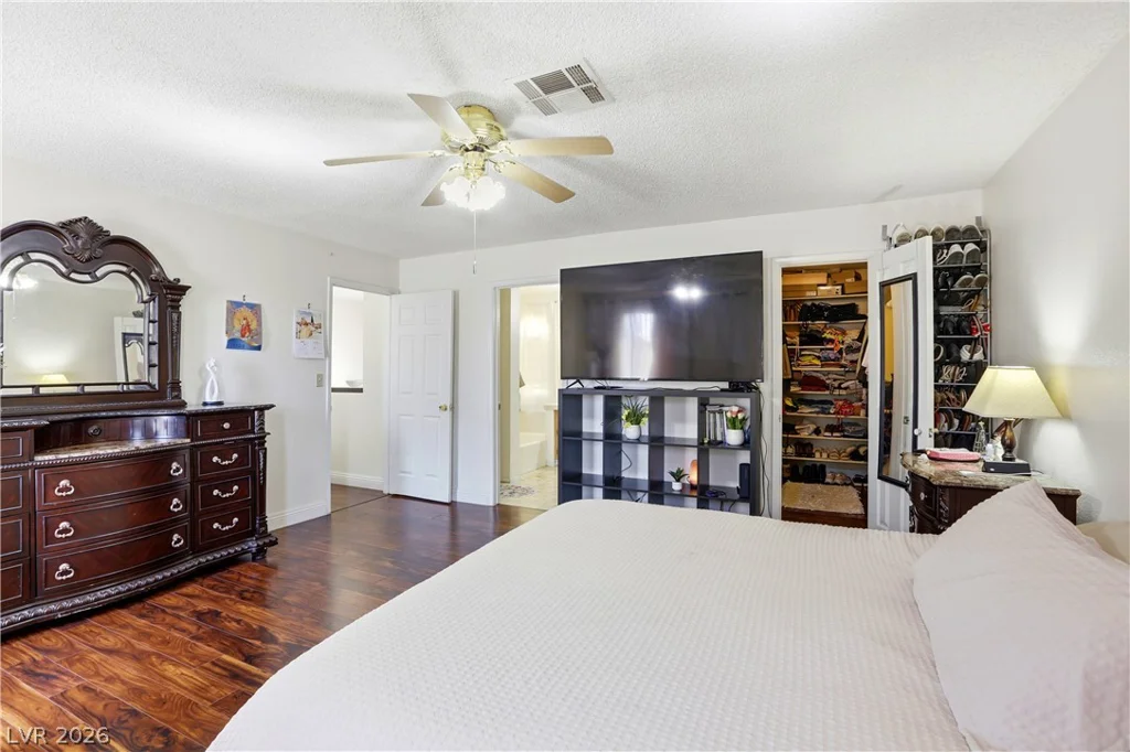 6549 Pepperidge, Las Vegas, NV 89108