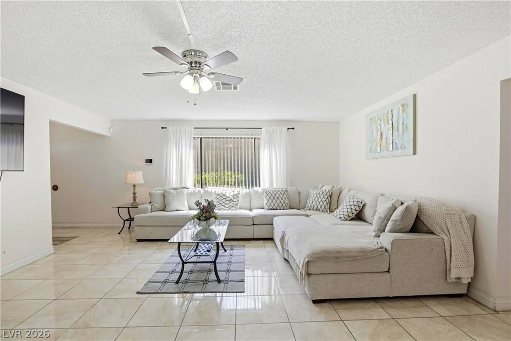 6549 Pepperidge, Las Vegas, NV 89108
