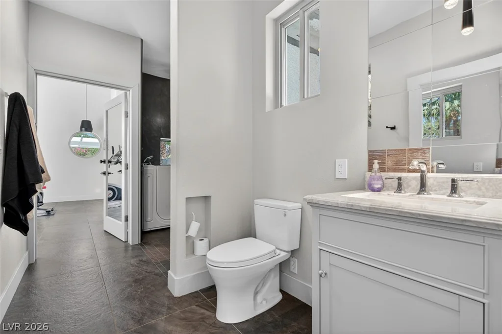 1501 Breeze Canyon, Las Vegas, NV 89117