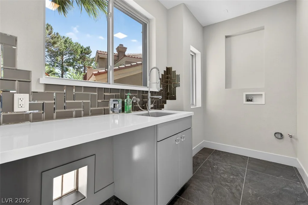 1501 Breeze Canyon, Las Vegas, NV 89117