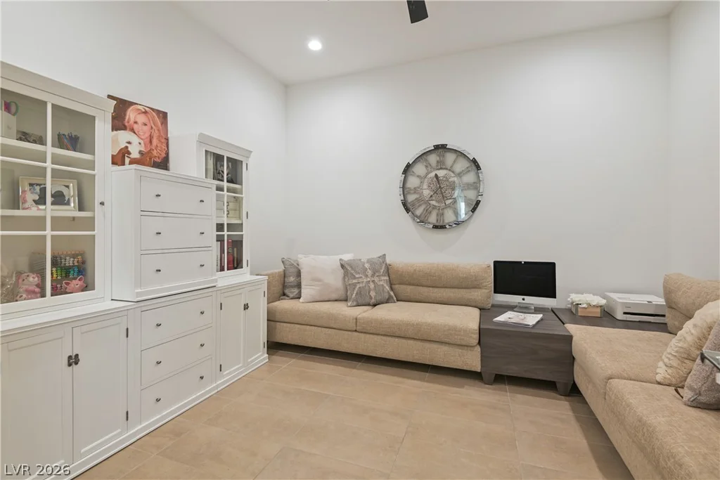 5738 Golden Chase, Las Vegas, NV 89131
