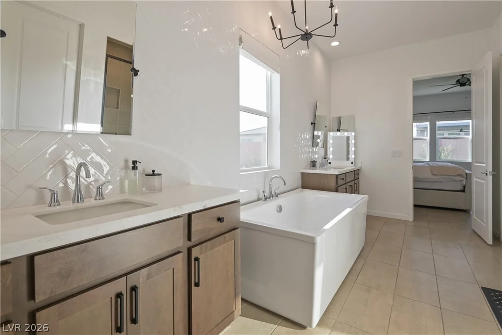 5738 Golden Chase, Las Vegas, NV 89131