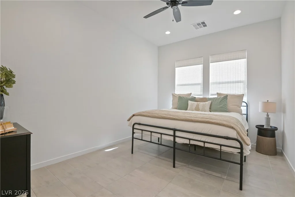 5738 Golden Chase, Las Vegas, NV 89131