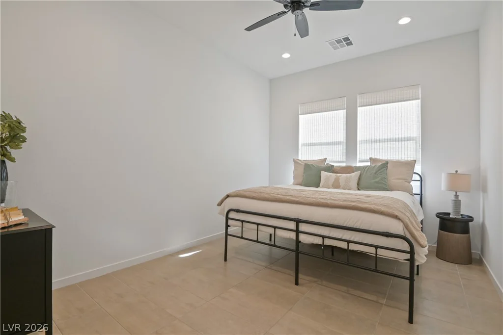 5738 Golden Chase, Las Vegas, NV 89131