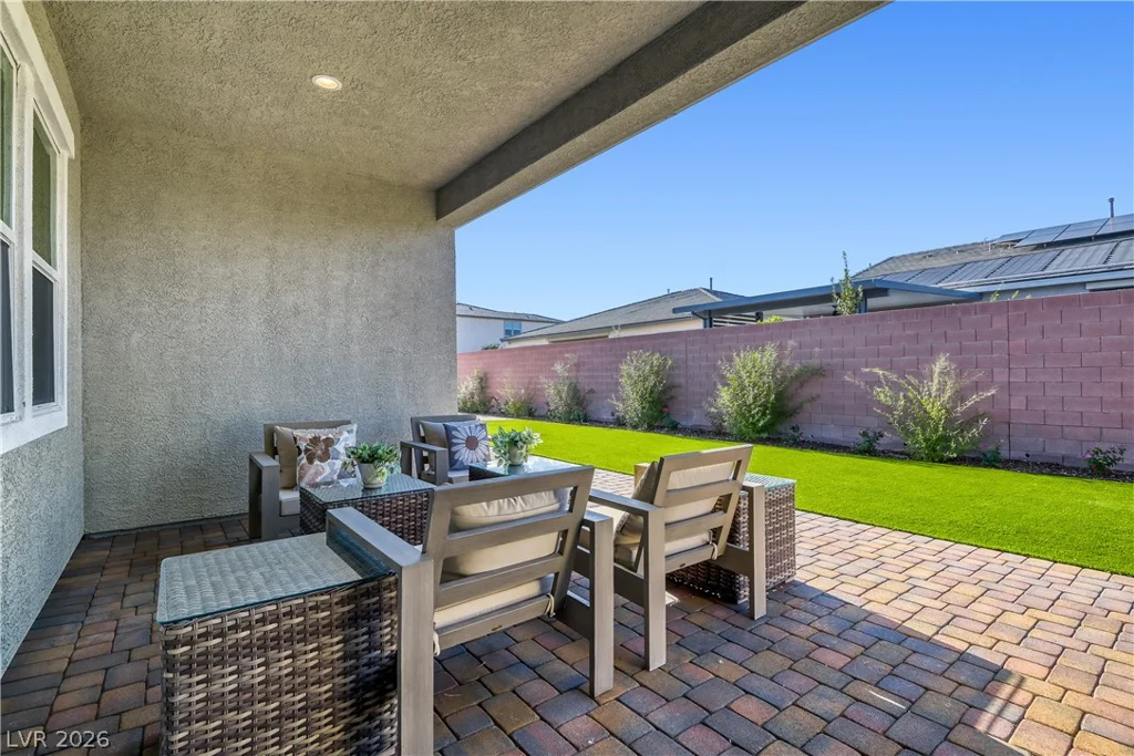5738 Golden Chase, Las Vegas, NV 89131