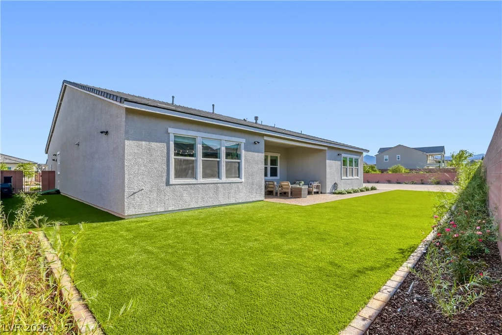 5738 Golden Chase, Las Vegas, NV 89131