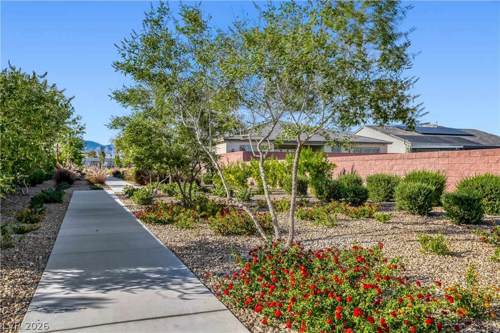 5738 Golden Chase, Las Vegas, NV 89131