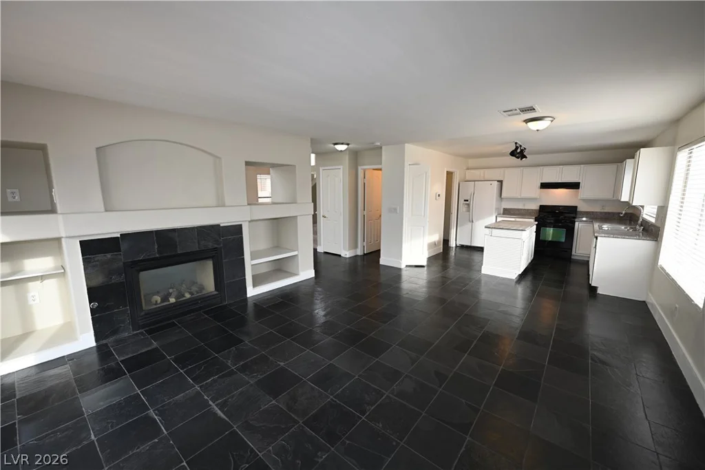 7801 Quill Gordon, Las Vegas, NV 89149
