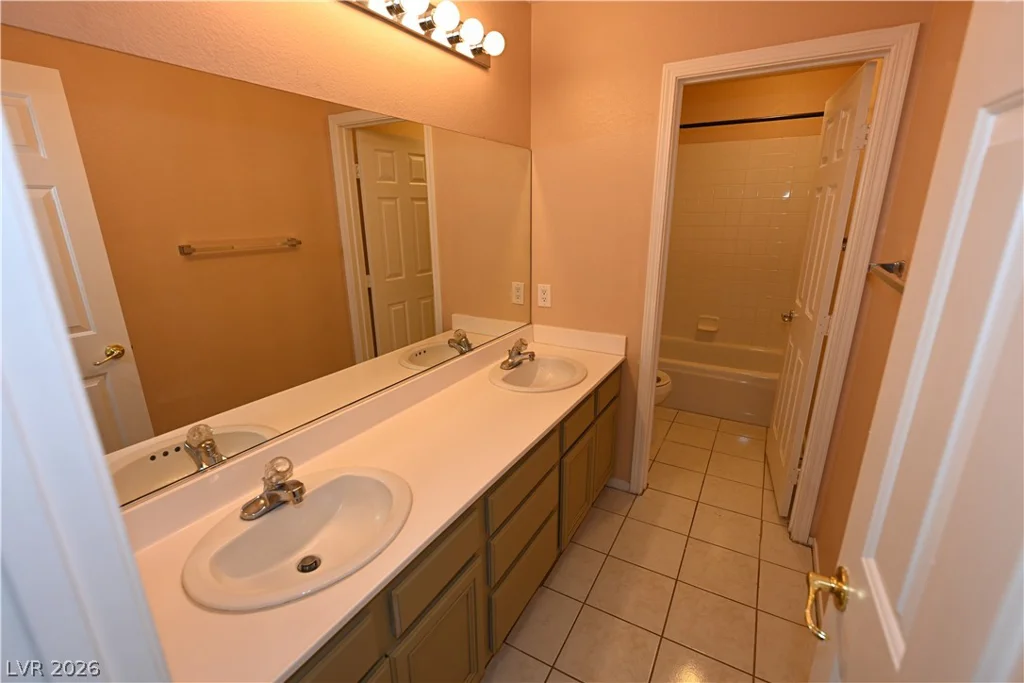 4711 Grand Ridge, Las Vegas, NV 89147