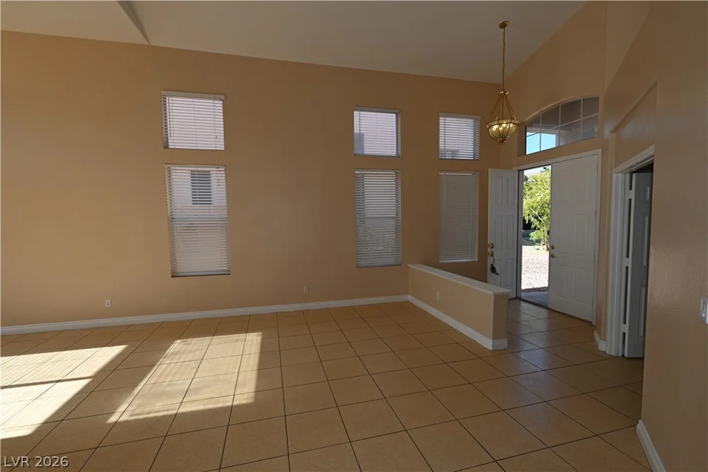 4711 Grand Ridge, Las Vegas, NV 89147