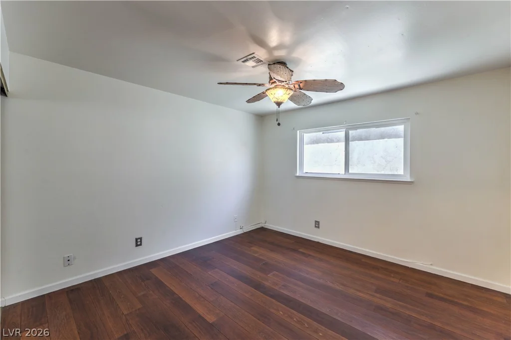 6604 Larchwood, Las Vegas, NV 89103