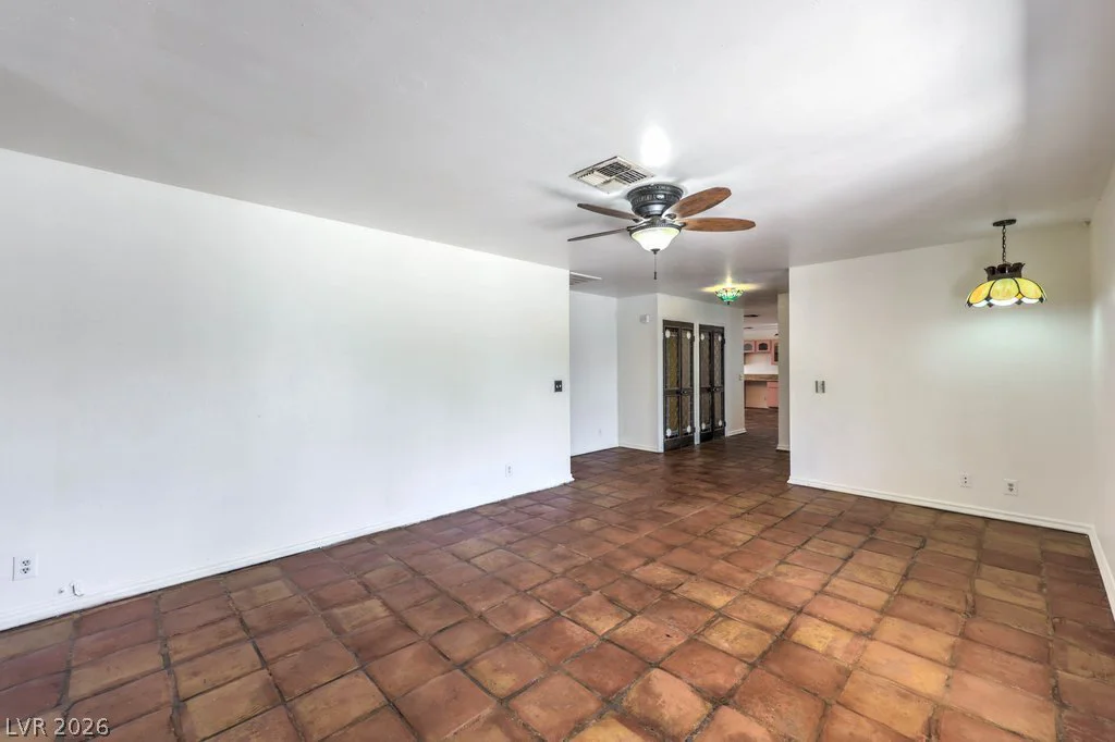 6604 Larchwood, Las Vegas, NV 89103