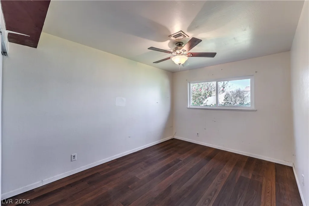 6604 Larchwood, Las Vegas, NV 89103