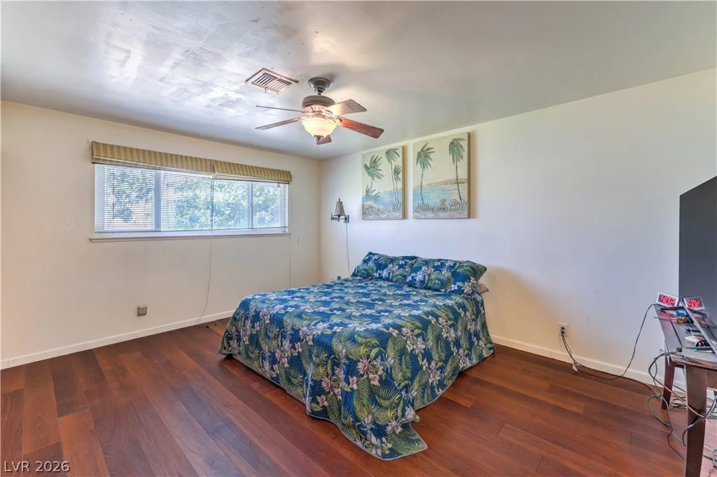 6604 Larchwood, Las Vegas, NV 89103