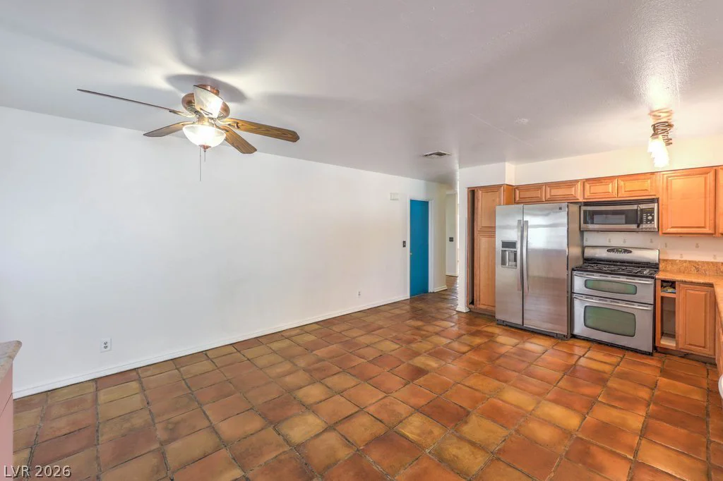 6604 Larchwood, Las Vegas, NV 89103