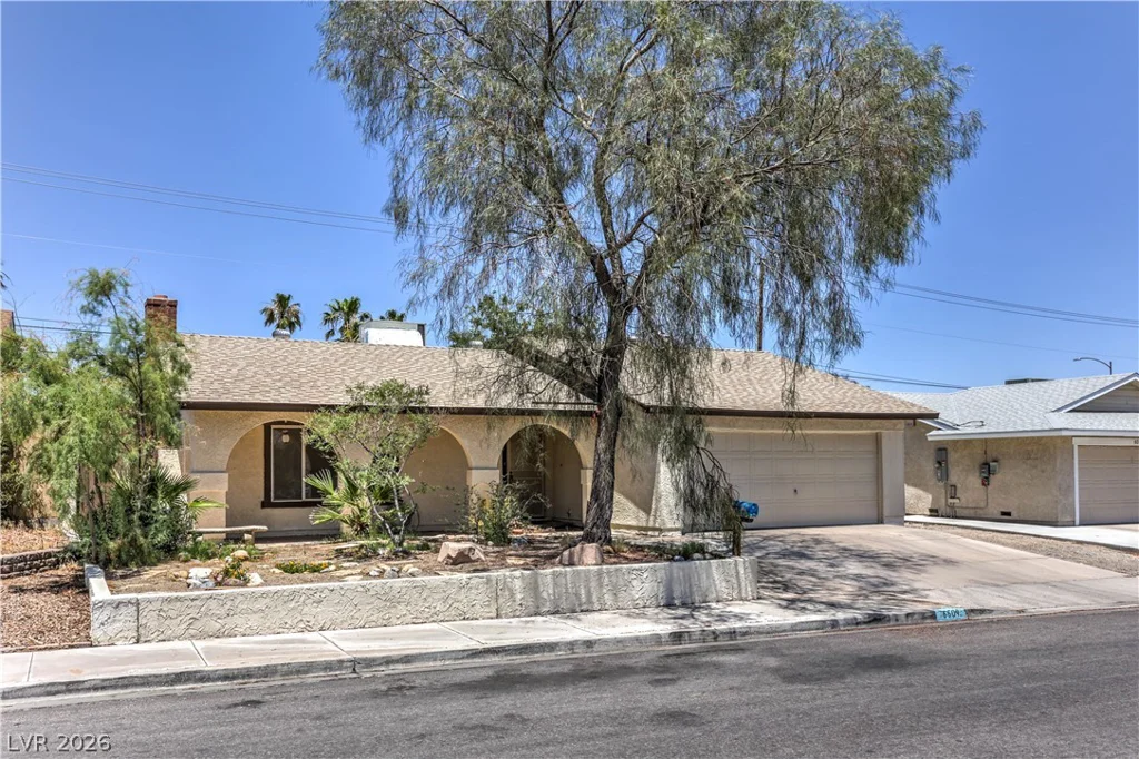 6604 Larchwood, Las Vegas, NV 89103