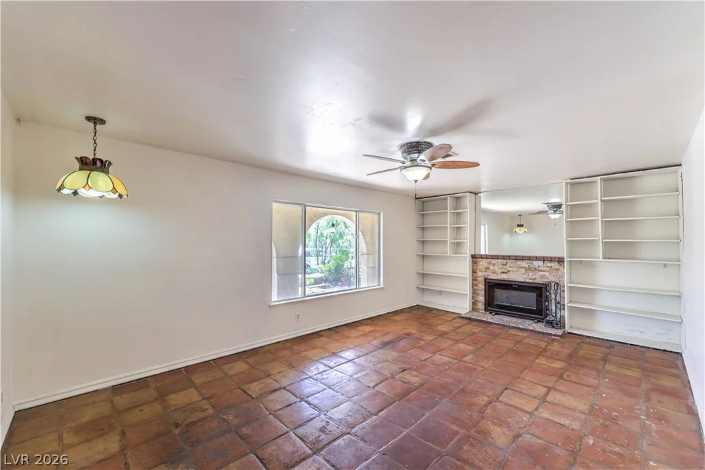 6604 Larchwood, Las Vegas, NV 89103
