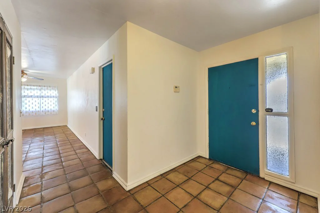 6604 Larchwood, Las Vegas, NV 89103