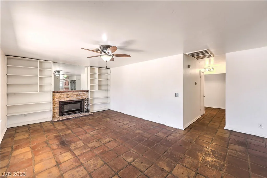 6604 Larchwood, Las Vegas, NV 89103