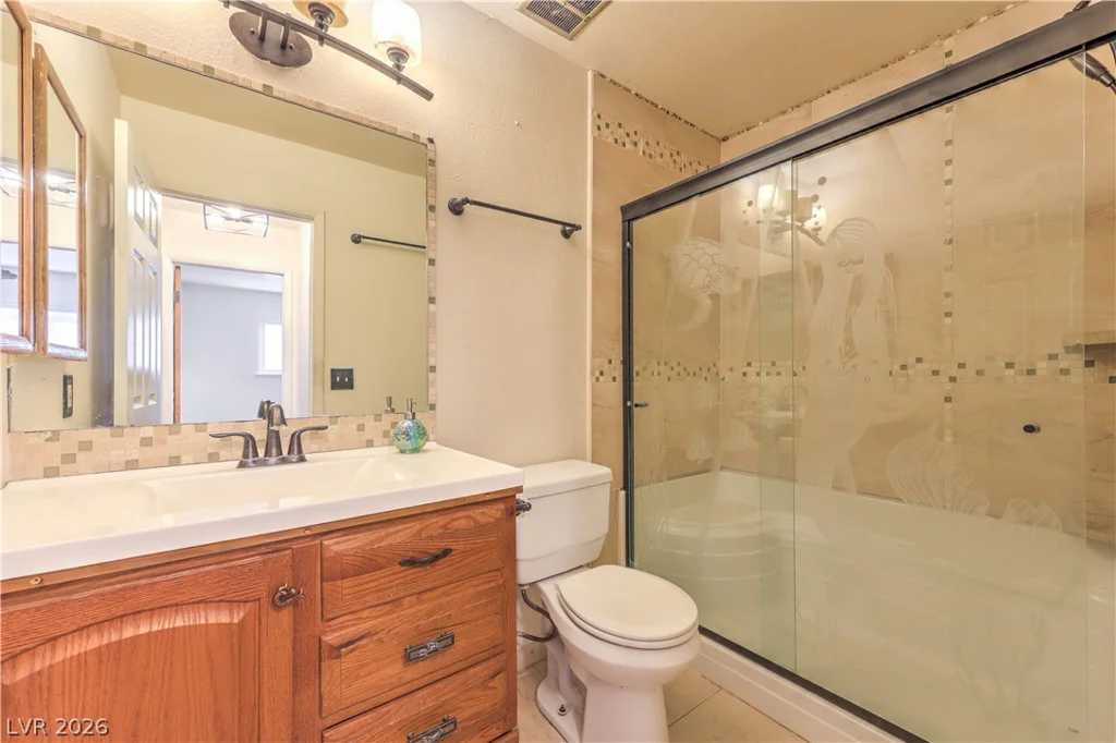 6604 Larchwood, Las Vegas, NV 89103