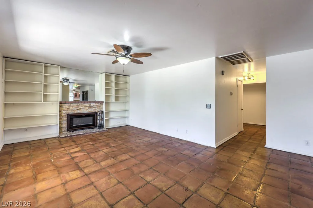6604 Larchwood, Las Vegas, NV 89103