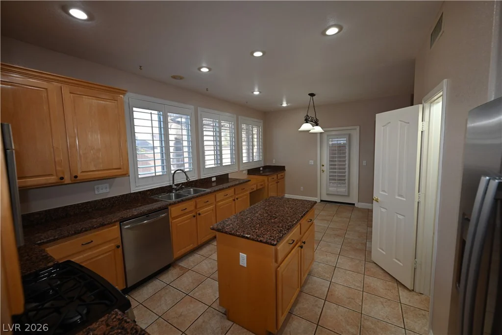 9931 Sierra Canyon, Las Vegas, NV 89147
