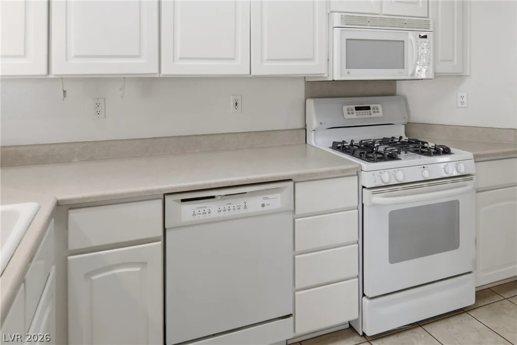 9917 Woodhouse, Las Vegas, NV 89134
