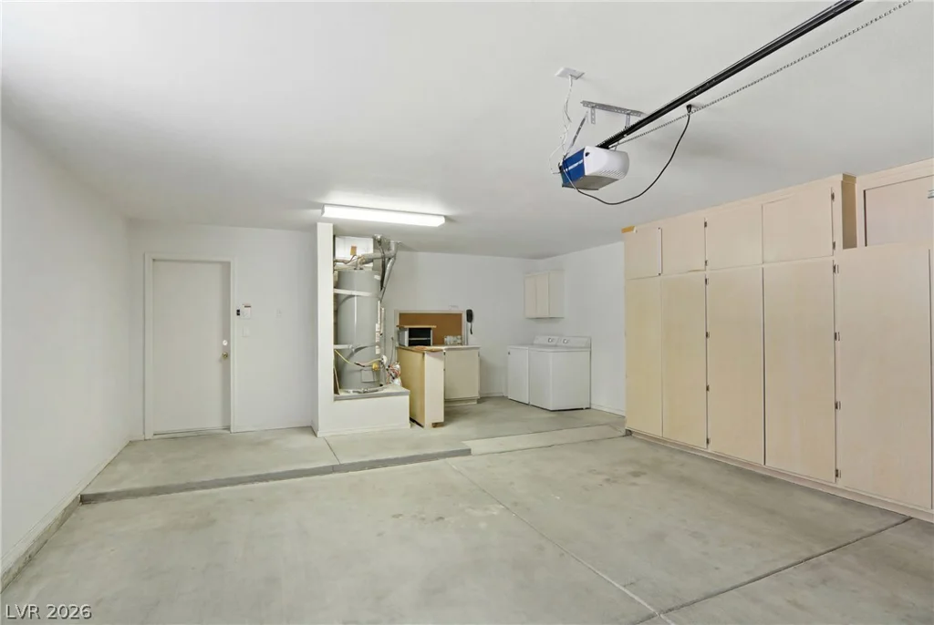 9917 Woodhouse, Las Vegas, NV 89134