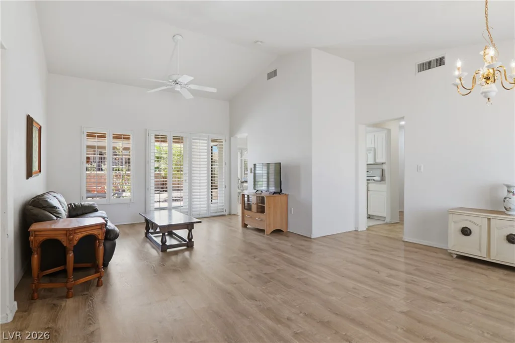 9917 Woodhouse, Las Vegas, NV 89134