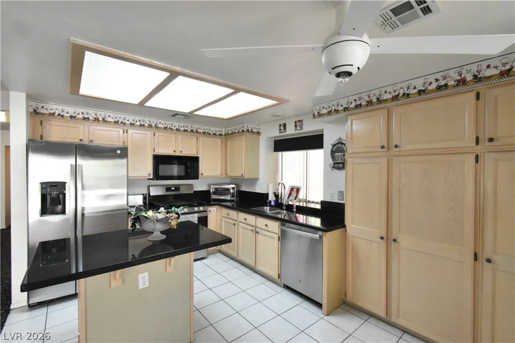 2425 Palm Shore, Las Vegas, NV 89128