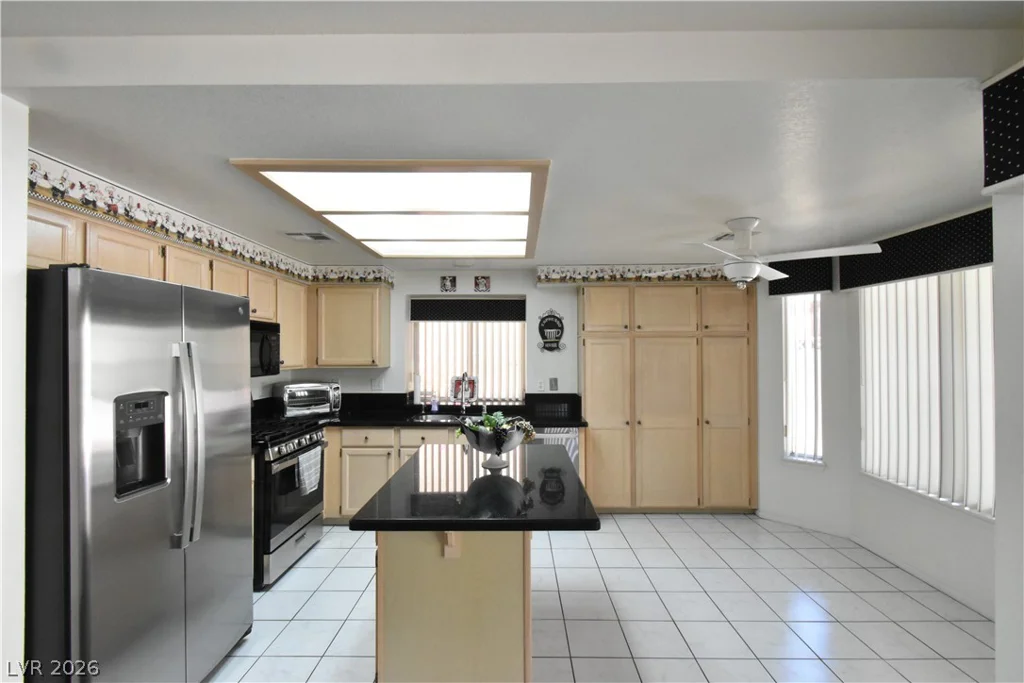 2425 Palm Shore, Las Vegas, NV 89128
