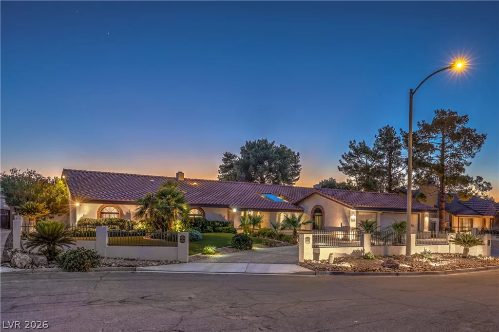 2246 Darwin, Henderson, NV 89014