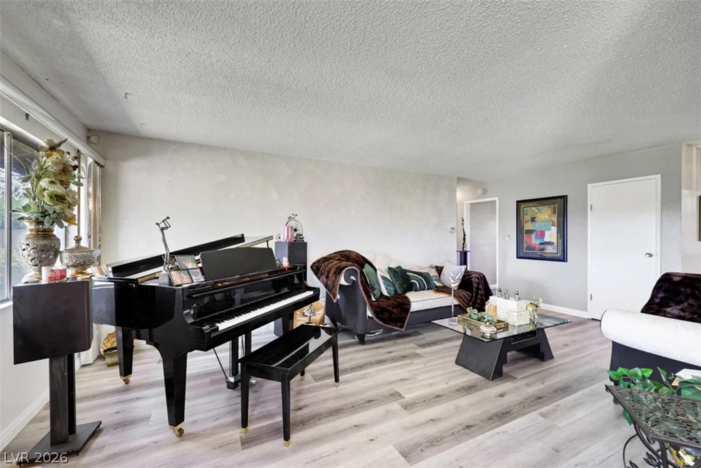 125 Yale, Las Vegas, NV 89107