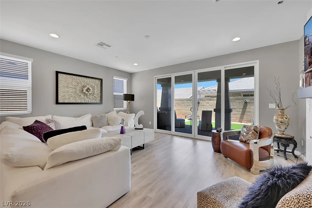 329 Silva, Henderson, NV 89011