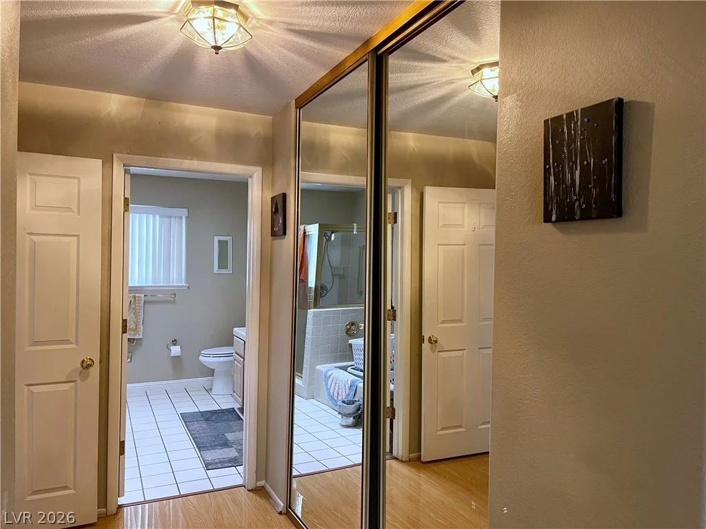 2851 Valley View, Las Vegas, NV 89102