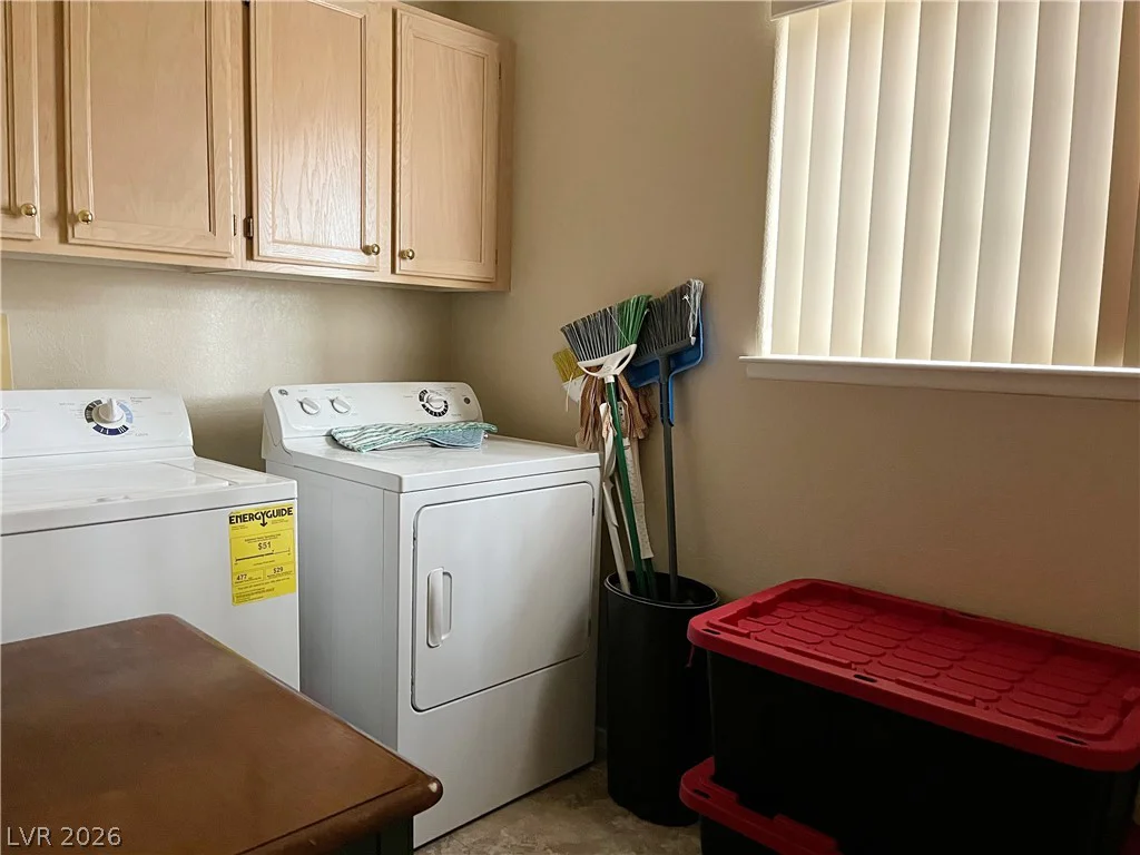 2851 Valley View, Las Vegas, NV 89102
