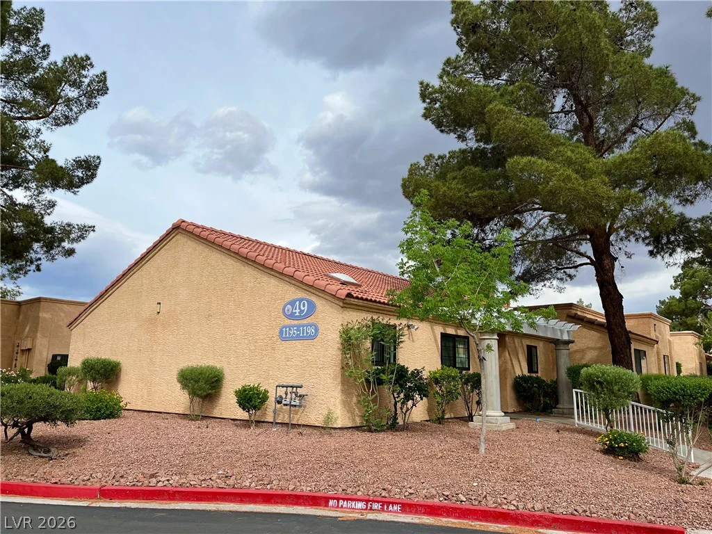 2851 Valley View, Las Vegas, NV 89102
