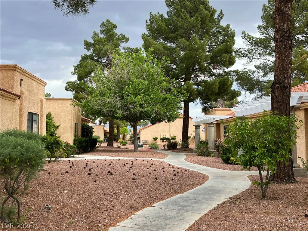 2851 Valley View, Las Vegas, NV 89102