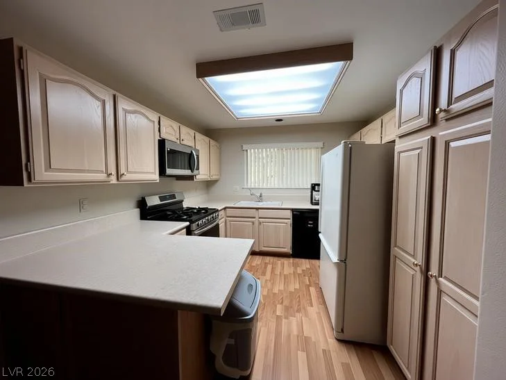 2851 Valley View, Las Vegas, NV 89102