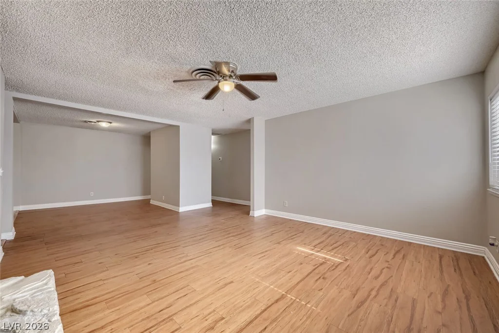 6321 Portola, Las Vegas, NV 89108
