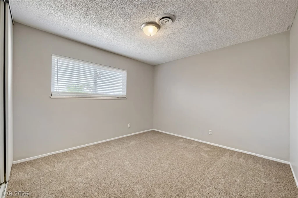 6321 Portola, Las Vegas, NV 89108