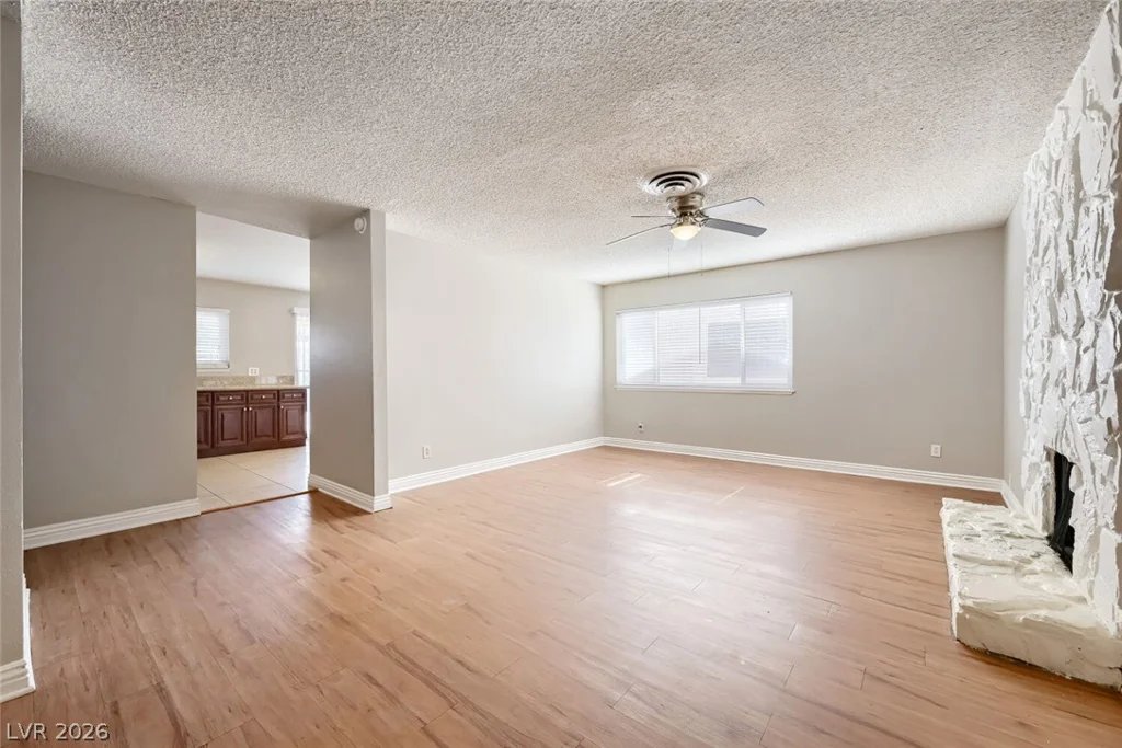 6321 Portola, Las Vegas, NV 89108