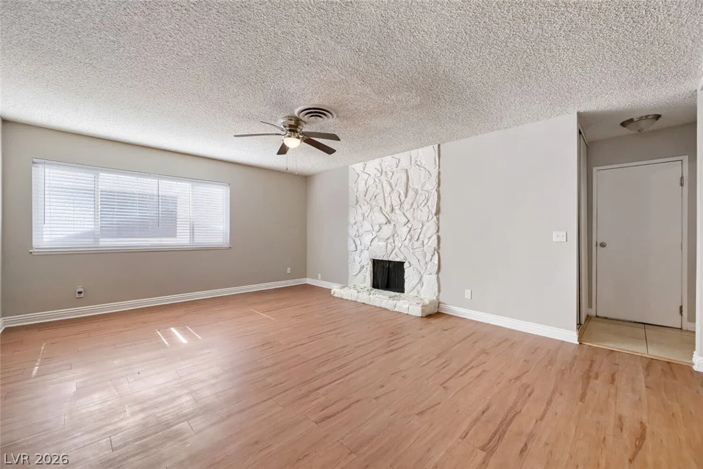 6321 Portola, Las Vegas, NV 89108