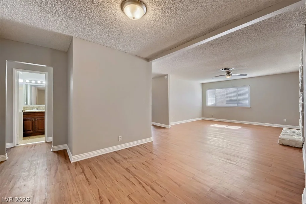 6321 Portola, Las Vegas, NV 89108